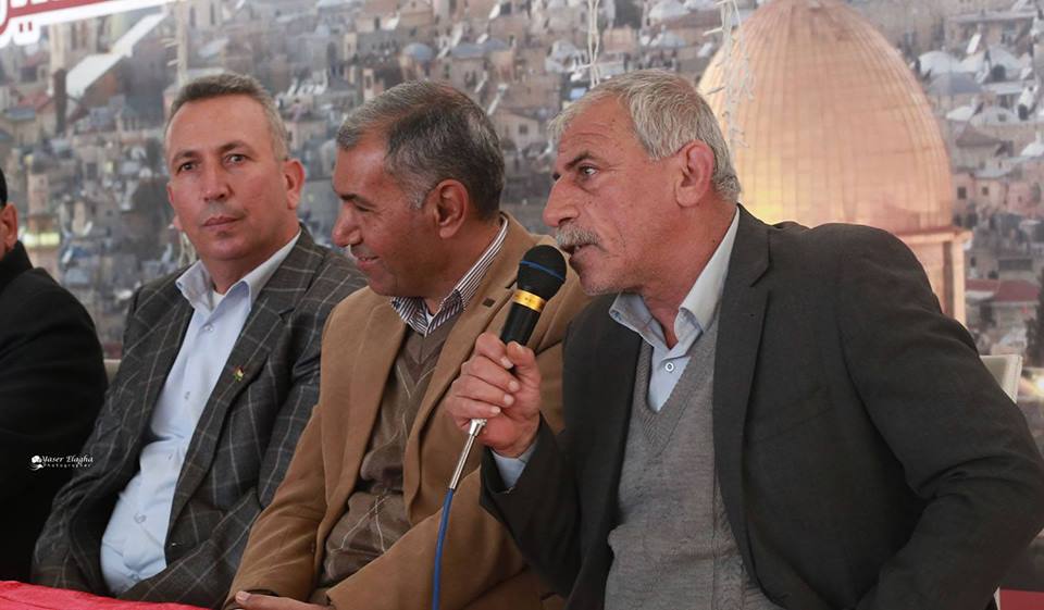 الزق اكبر هدية نقدمها لأسرانا انهاء الانقسام واستعادت وحدتنا الوطنية الزق اكبر هدية نقدمها لأسرانا انهاء الانقسام واستعادت وحدتنا الوطنية