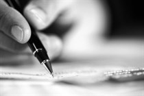 شعر جدير بوطن- قراءة في ديوان فاصلة للحب فاصلة للوطن ..بقلم د. سعيد عياد شعر جدير بوطن- قراءة في ديوان فاصلة للحب فاصلة للوطن ..بقلم د. سعيد عياد