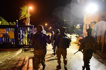 اعتقالات في صفوف الفلسطينيين والعثور على سلاح في الضفة