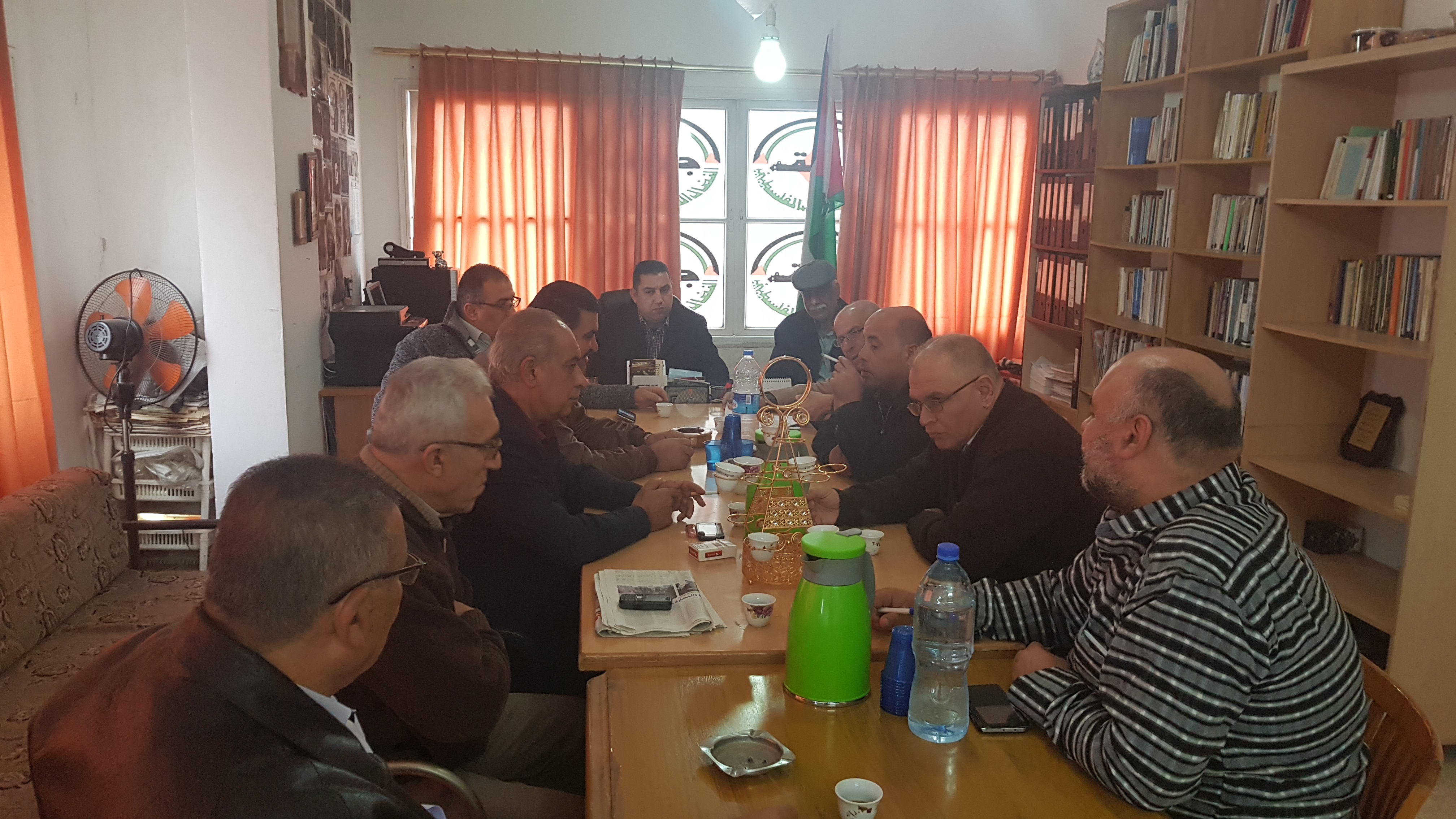 خلال اجتماع قيادي بمقر جبهة النضال الشعبي : فصائل العمل الوطني بطولكرم تدعو لنفير عام يوم غد الخميس رفضاً للإجراءات الأمريكية المعادية لشعبنا