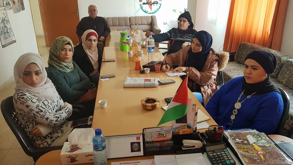 جبهة النضال الشعبي بطولكرم تلتقي مجموعة من مؤازري المركز الفلسطيني لقضايا السلام والديمقراطية في حوار سياسي