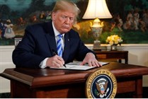 استطلاع: 60% من الأمريكيين يؤيدون عزل ترامب استطلاع: 60% من الأمريكيين يؤيدون عزل ترامب
