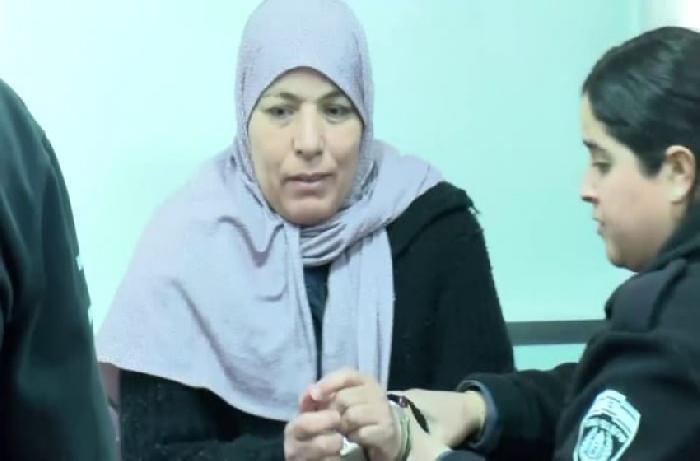 الاحتلال يرفض الإفراج عن والدة وشقيق الشهيد أشرف نعالوة الاحتلال يرفض الإفراج عن والدة وشقيق الشهيد أشرف نعالوة
