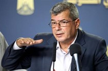 فوق صخرة الباذان… المنتحرون يتسلقون سلم الهواء والأسئلة الكاتب: عيسى قراقع فوق صخرة الباذان… المنتحرون يتسلقون سلم الهواء والأسئلة الكاتب: عيسى قراقع