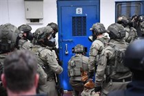 خطوات تصعيدية متوقعة من قبل الأسرى في سجن النقب خطوات تصعيدية متوقعة من قبل الأسرى في سجن النقب