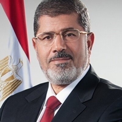استكمال محاكمة مرسي وآخرين بقضية “التخابر مع حماس”