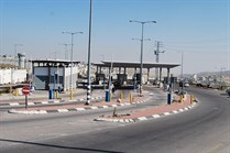 الاحتلال يقرُّ اجراءات لحماية جنوده على الحواجز الاحتلال يقرُّ اجراءات لحماية جنوده على الحواجز