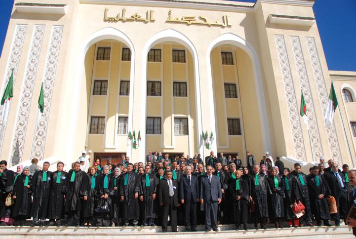 قضاة جزائريون يقررون مقاطعة الإشراف على الانتخابات الرئاسية قضاة جزائريون يقررون مقاطعة الإشراف على الانتخابات الرئاسية