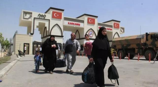 عودة 330 الف سوري من تركيا إلى بلادهم عودة 330 الف سوري من تركيا إلى بلادهم