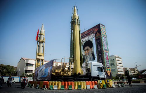 إيران تفاجئ العالم وتعلق بعض تعهداتها في الاتفاق النووي إيران تفاجئ العالم وتعلق بعض تعهداتها في الاتفاق النووي