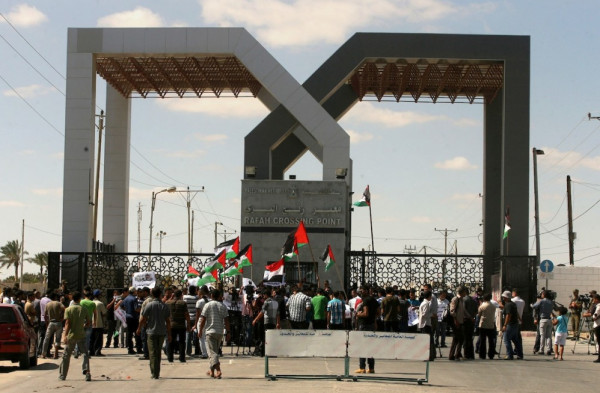 هآرتس: 35 ألف فلسطيني غادروا قطاع غزة في 2018 بينهم 150 طبيباً هآرتس: 35 ألف فلسطيني غادروا قطاع غزة في 2018 بينهم 150 طبيباً