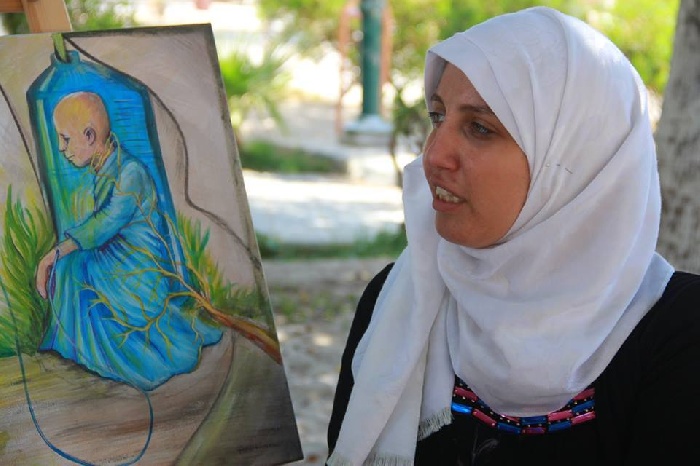 وفاة الفنانة التشكيلية الفلسطينية آية عبد الرحمن وفاة الفنانة التشكيلية الفلسطينية آية عبد الرحمن