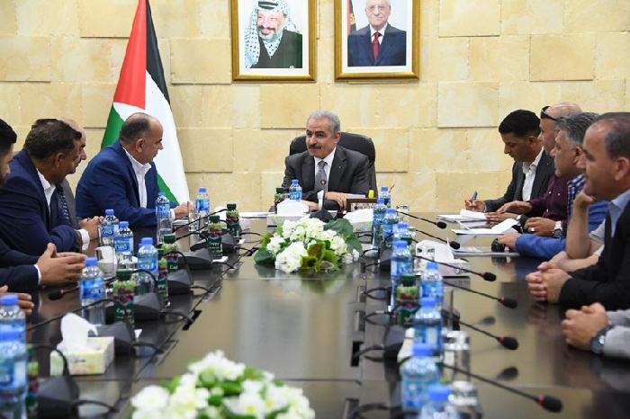 خلال لقائه وفدا من غرفتي صناعة عمان والأردن وغرفة تجارة جنين اشتية: استراتيجيتنا الانفكاك عن الاحتلال وتعزيز منتجنا الوطني خلال لقائه وفدا من غرفتي صناعة عمان والأردن وغرفة تجارة جنين اشتية: استراتيجيتنا الانفكاك عن الاحتلال وتعزيز منتجنا الوطني