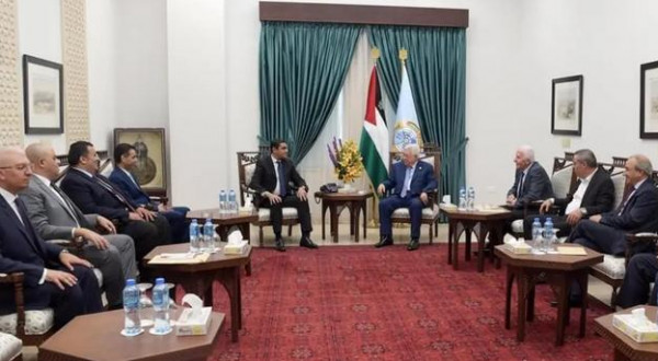 تلفزيون إسرائيلي: الرئيس عباس أبلغ المصريين أنه سيتخذ قرارات صعبة ومصيرية بالعلاقة مع حماس تلفزيون إسرائيلي: الرئيس عباس أبلغ المصريين أنه سيتخذ قرارات صعبة ومصيرية بالعلاقة مع حماس