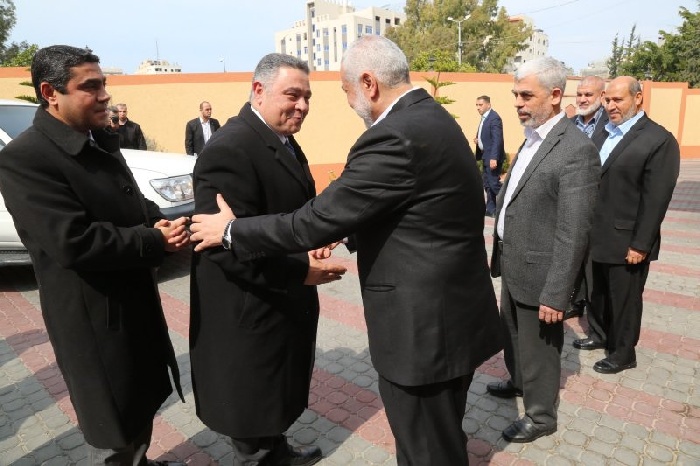 تقرير: الوفد المصري أجل زيارته للضغط على حماس للقبول بالتفاهمات تقرير: الوفد المصري أجل زيارته للضغط على حماس للقبول بالتفاهمات