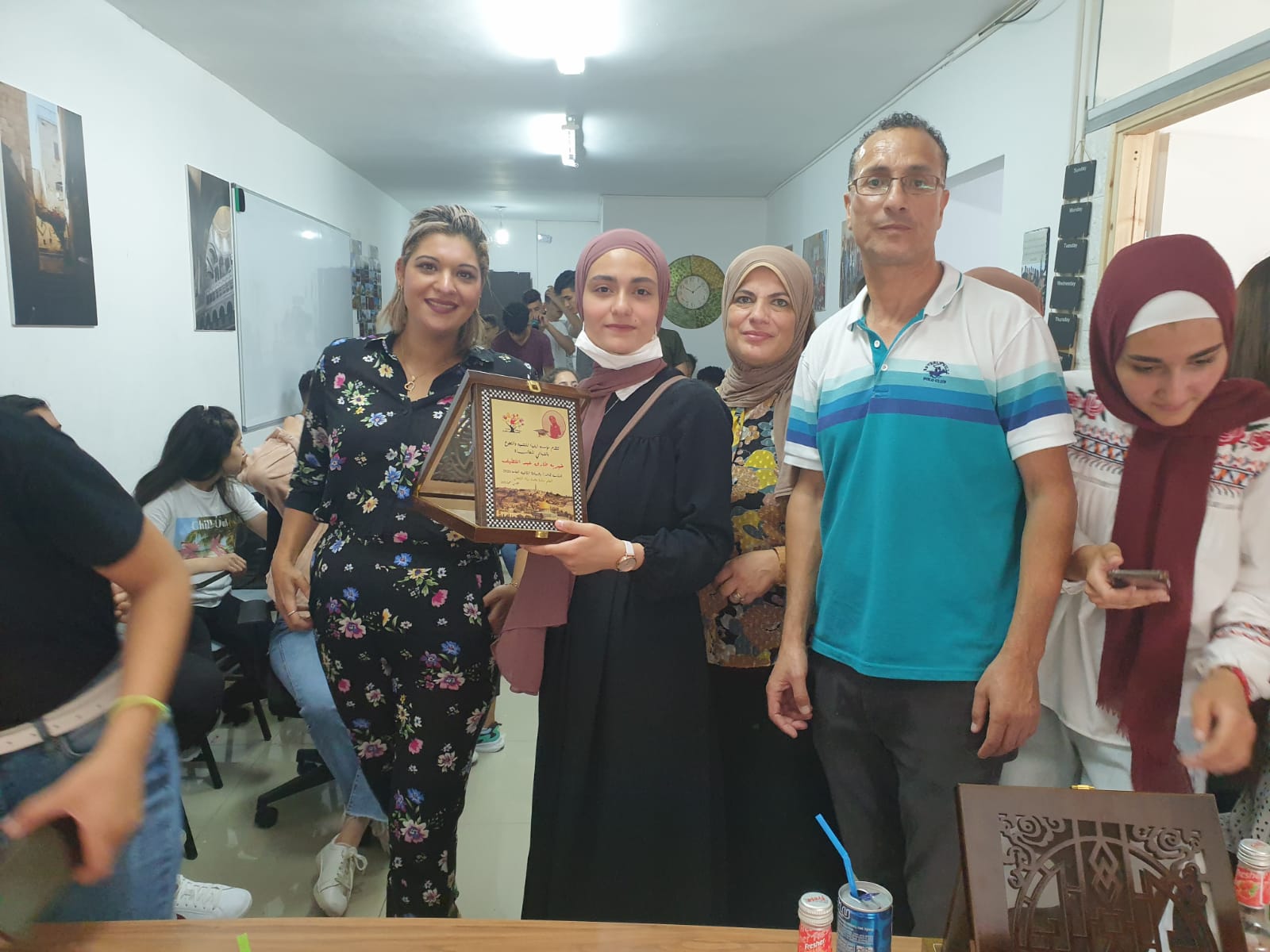 مؤسسة ايلياء للتنمية والتطوع تكرم الطلبة الناجحين بالثانوية العامة بالقدس مؤسسة ايلياء للتنمية والتطوع تكرم الطلبة الناجحين بالثانوية العامة بالقدس