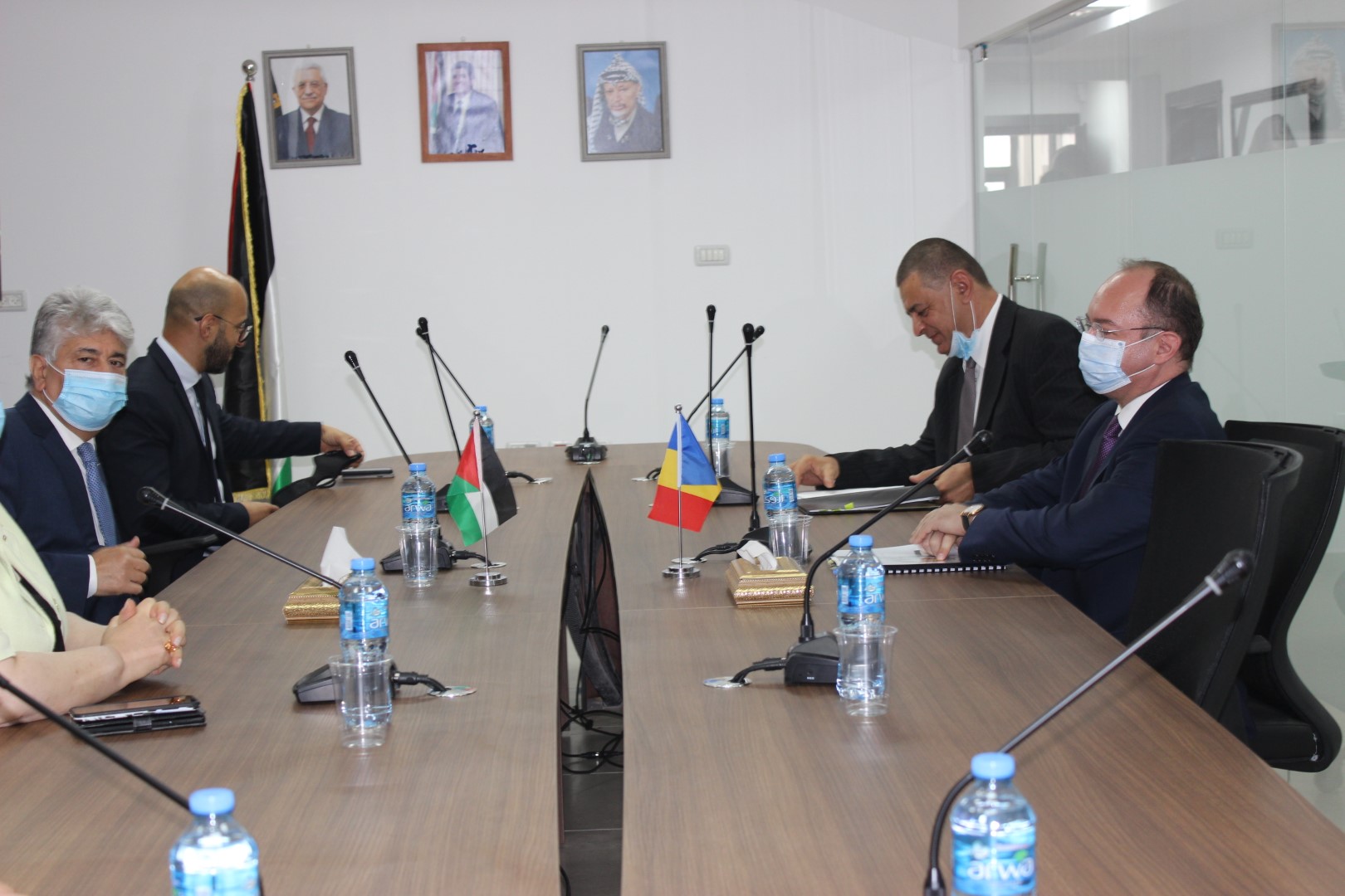 د. مجدلاني يبحث مع وزير خارجية رومانيا أخر المستجدات السياسية ويشيد بالعلاقات الثنائية بين البلدين