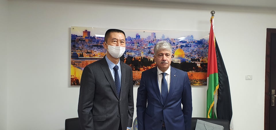 خلال لقائه السفير الصيني د. مجدلاني ادارة ترامب تستهدف القيادة الفلسطينية وعلى رأسها الرئيس محمود عباس ونتطلع لحوار استراتيجي مع الصين