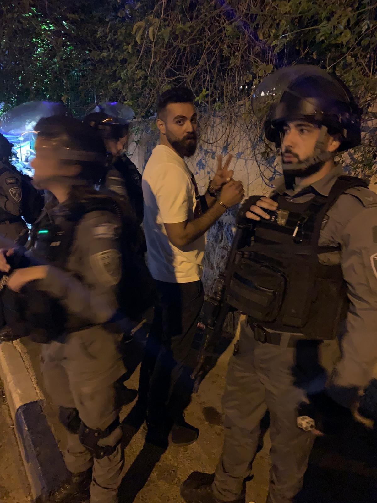 محكمة الاحتلال تفرج عن الرفيق الخروف عضو اتحاد شباب النضال بالقدس وابعاده عن حي الشيخ جراح محكمة الاحتلال تفرج عن الرفيق الخروف عضو اتحاد شباب النضال بالقدس وابعاده عن حي الشيخ جراح