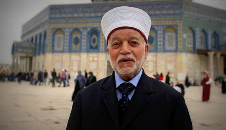 د.مجدلاني يستنكر الاعتداء على المفتي ويدعو لنبذ الخلاف وتوحيد الصفوف د.مجدلاني يستنكر الاعتداء على المفتي ويدعو لنبذ الخلاف وتوحيد الصفوف