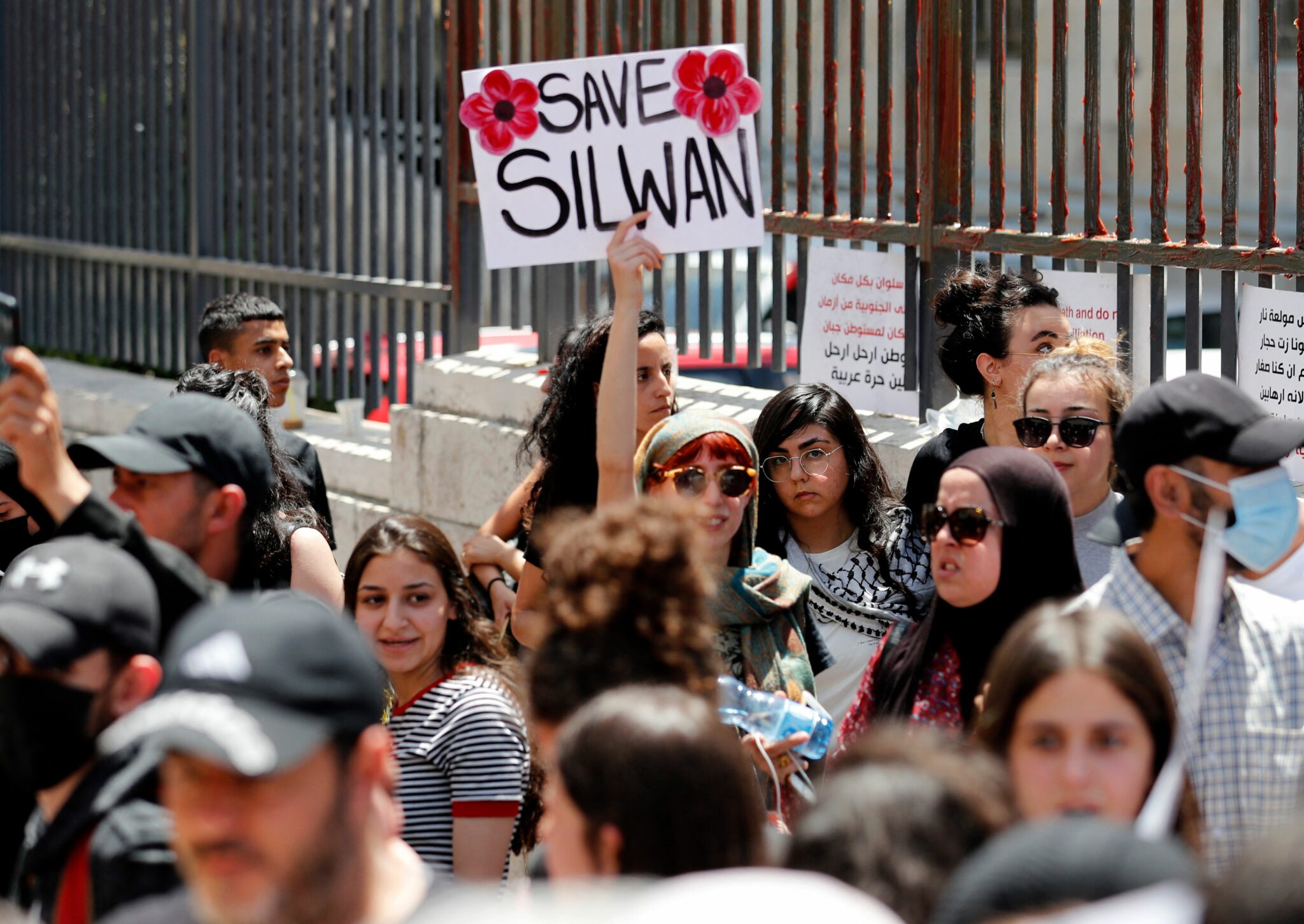 فلسطين“بطن الهوى” يواجه بالثبات والصمود مخططات الاقتلاع والتشريد معركة مستمرة منذ سنوات فلسطين“بطن الهوى” يواجه بالثبات والصمود مخططات الاقتلاع والتشريد معركة مستمرة منذ سنوات