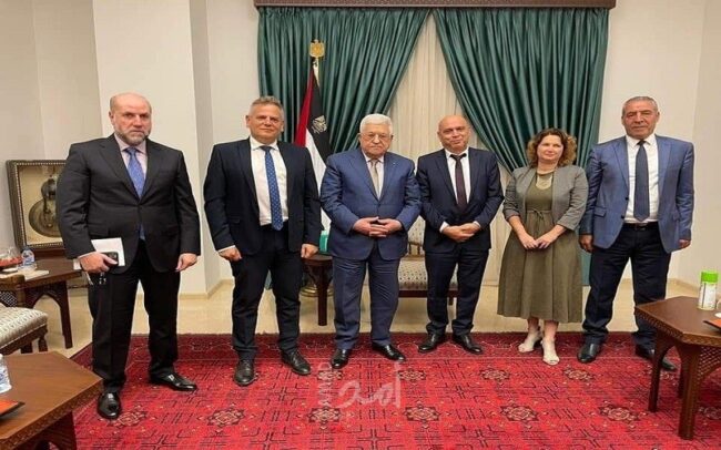 قناة عبرية: الرئيس عباس يبدي استعداده لتجميد الذهاب إلى المحكمة الجنائية…مقابل؟!