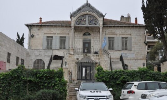 سلطات الاحتلال تجدد إغلاق 28 مؤسسة فلسطينية بالقدس سلطات الاحتلال تجدد إغلاق 28 مؤسسة فلسطينية بالقدس