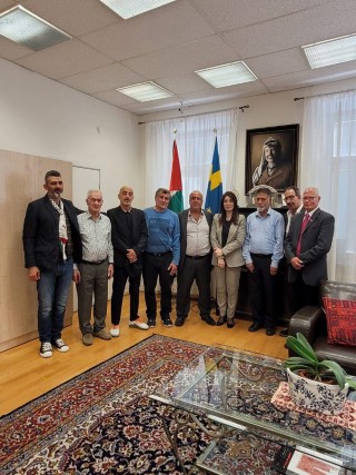 بحثا التعاون المشترك الهيئة الإدارية لاتحاد عمال فلسطين فرع السويد تلتقي السفيرة محيسن بحثا التعاون المشترك الهيئة الإدارية لاتحاد عمال فلسطين فرع السويد تلتقي السفيرة محيسن