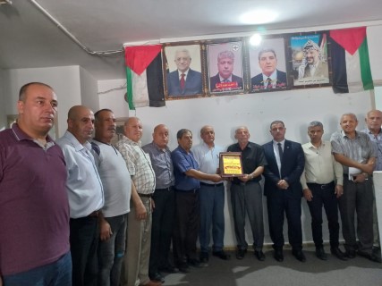 وفد من قيادة الجبهة الشعبية لتحرير فلسطين يزور مكتب جبهة النضال في غزة و يهنئ الجبهة بذكرى انطلاقتها ال55 وفد من قيادة الجبهة الشعبية لتحرير فلسطين يزور مكتب جبهة النضال في غزة و يهنئ الجبهة بذكرى انطلاقتها ال55