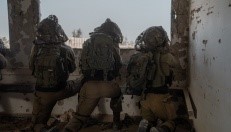 جنود الاحتلال والمستوطنون… تكامل الأدوار لتحويل حياة المواطنين إلى جحيم جنود الاحتلال والمستوطنون… تكامل الأدوار لتحويل حياة المواطنين إلى جحيم