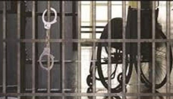 الاحتلال يعتقل شابين من القدس الاحتلال يعتقل شابين من القدس