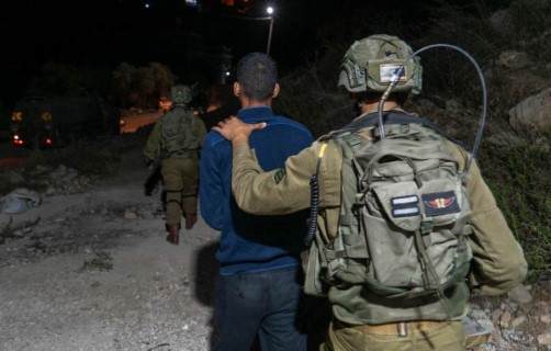 الاحتلال يعتقل خمسة مواطنين من القدس الاحتلال يعتقل خمسة مواطنين من القدس