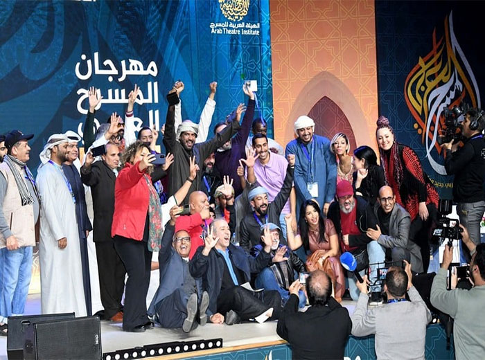 تتويج العرض الإماراتي “رحل النهار” بجائزة مهرجان المسرح العربي 2023 تتويج العرض الإماراتي “رحل النهار” بجائزة مهرجان المسرح العربي 2023