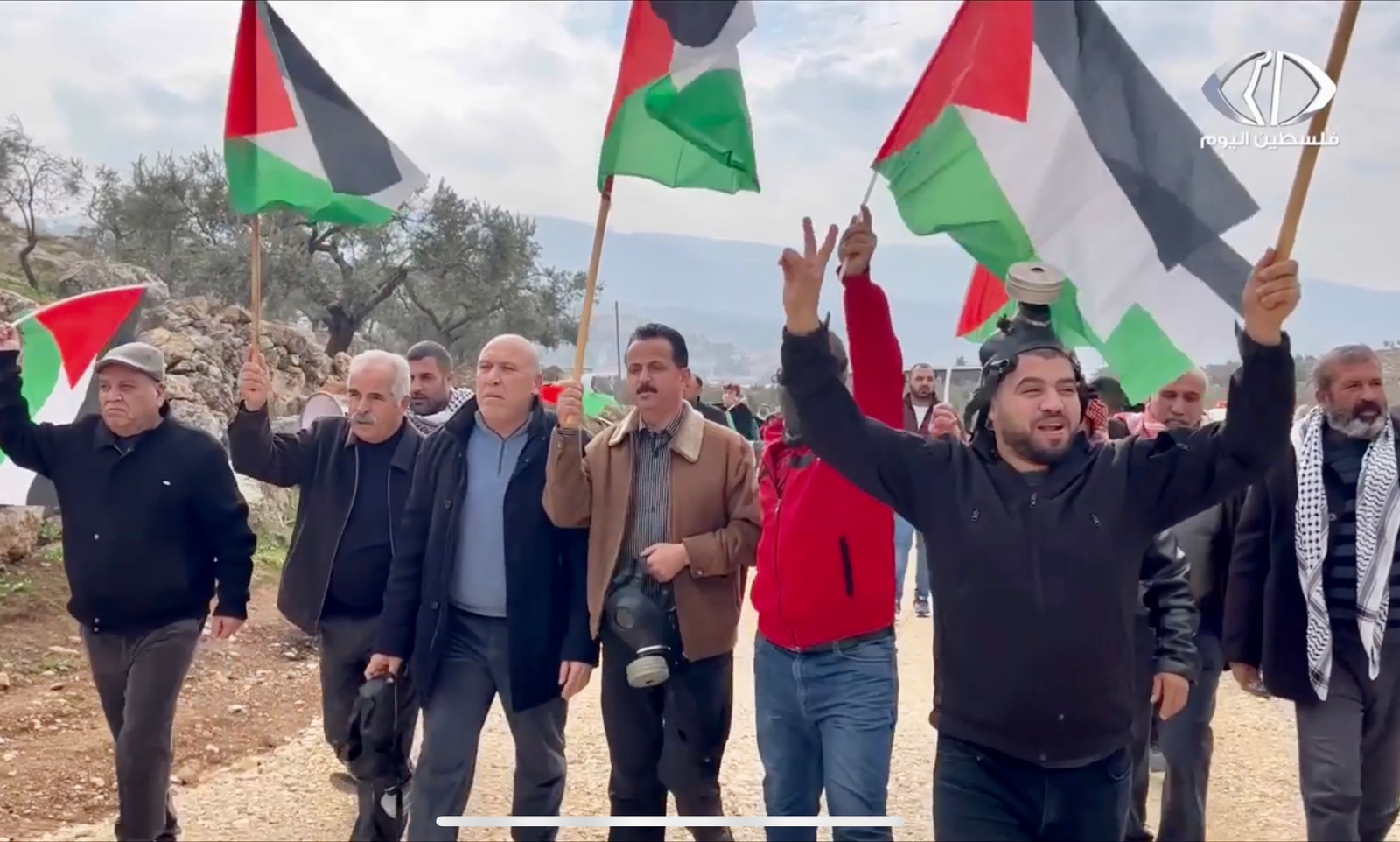النضال الشعبي تشارك بمسيرة بيت دجن تحت شعار سيبقى علم فلسطين يرفرف النضال الشعبي تشارك بمسيرة بيت دجن تحت شعار سيبقى علم فلسطين يرفرف