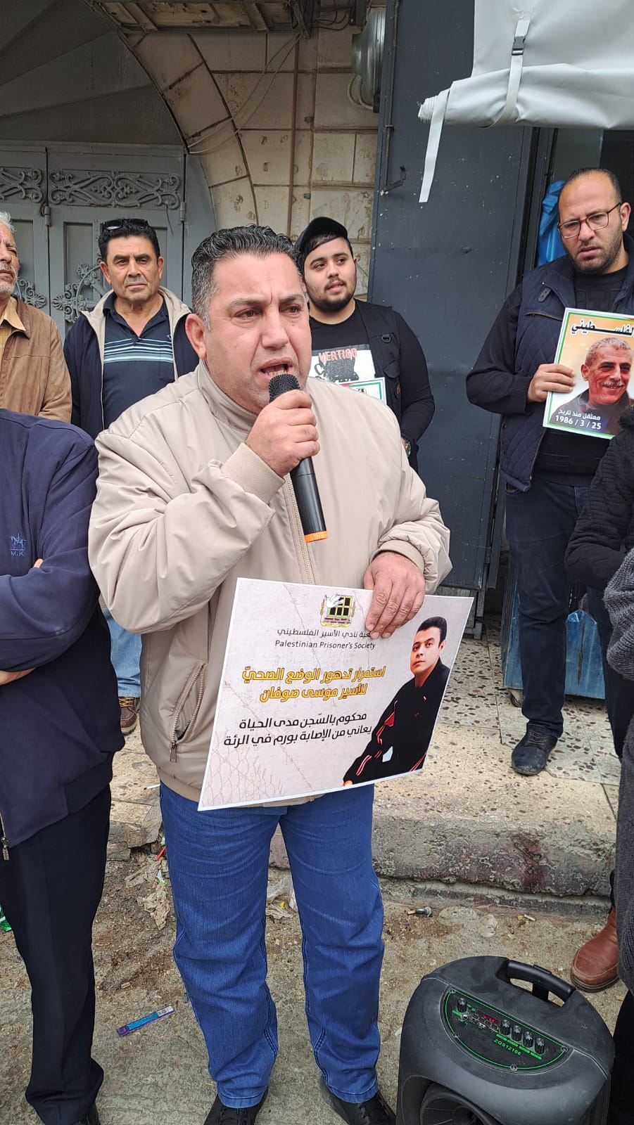 علوش: يطالب بوضع قضية الأسرى في المقام الأول على رأس سلم الأولويات الوطنية علوش: يطالب بوضع قضية الأسرى في المقام الأول على رأس سلم الأولويات الوطنية