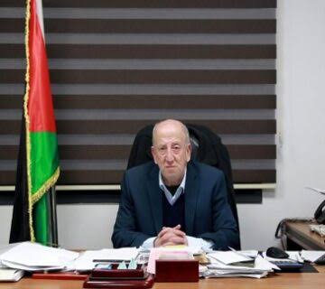 تاج على رأس الإنسانية.. فلنكسر الحصار عنها.. بقلم : عوني أبو غوش تاج على رأس الإنسانية.. فلنكسر الحصار عنها.. بقلم : عوني أبو غوش