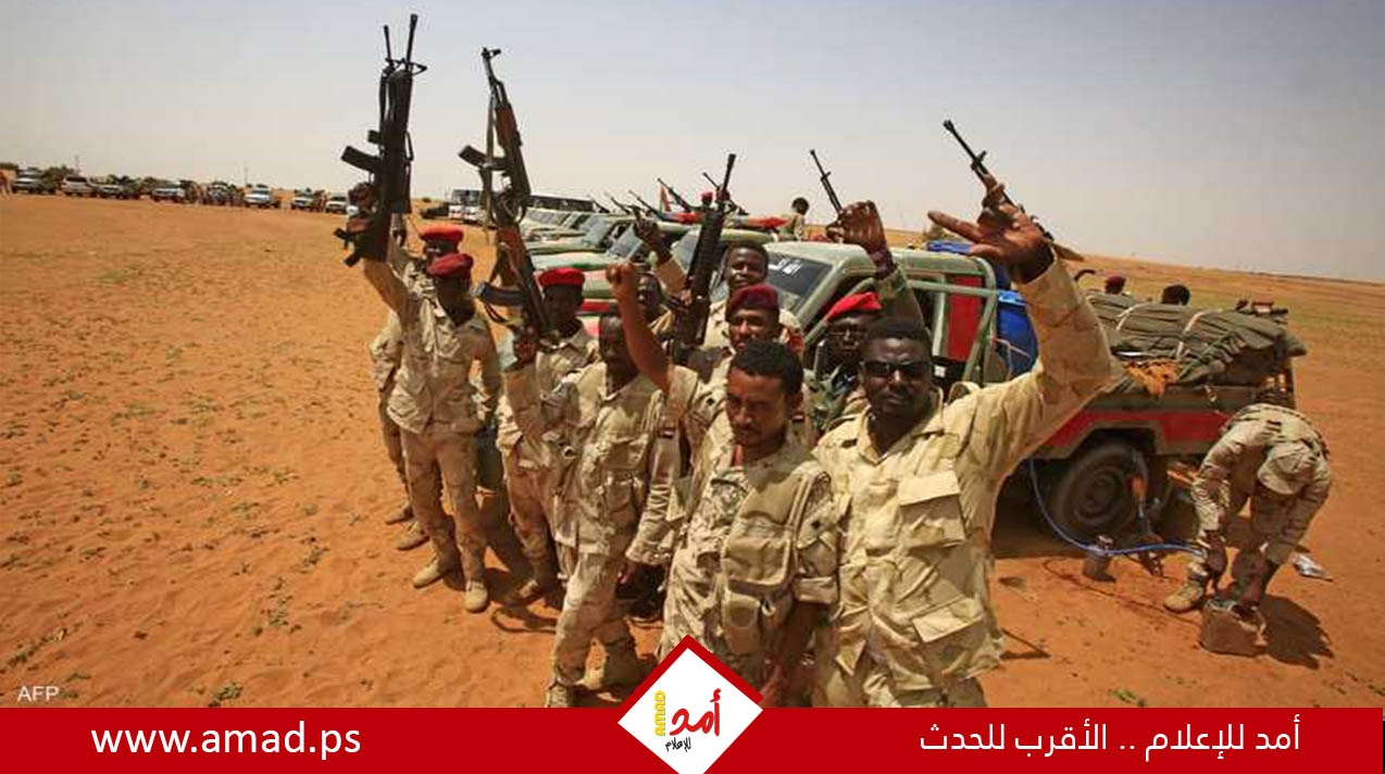 تسليم مجموعة من الدعم السريع أنفسهم وأسلحتهم للقوات المسلحة السودانية تسليم مجموعة من الدعم السريع أنفسهم وأسلحتهم للقوات المسلحة السودانية