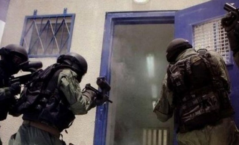 قوة إسرائيلية تقتحم “سجن مجدو” قوة إسرائيلية تقتحم “سجن مجدو”