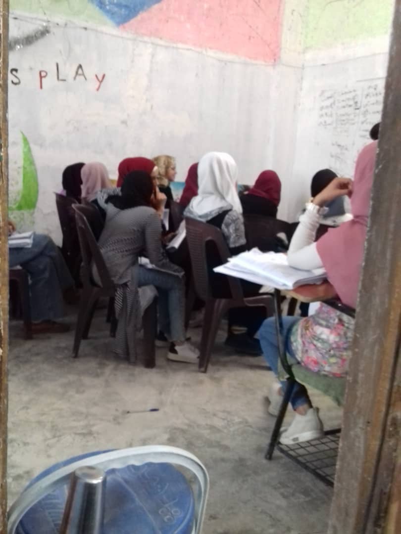 النضال الشعبي تنظم جلسات تعليمية في مخيم الحسينية النضال الشعبي تنظم جلسات تعليمية في مخيم الحسينية