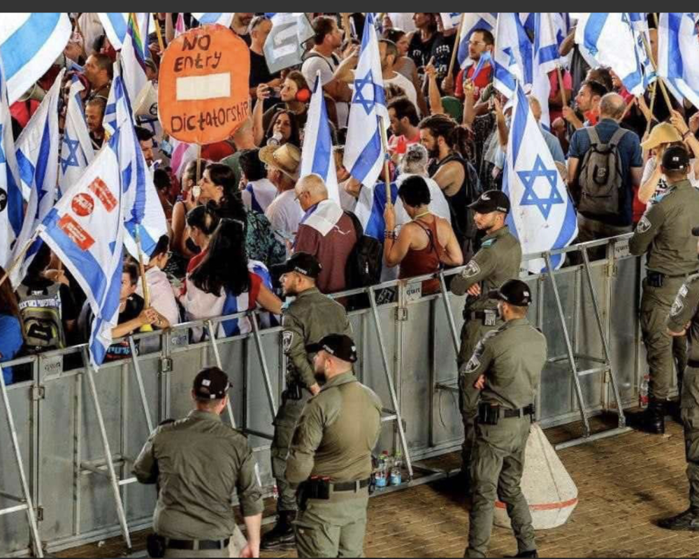 أعمال عنف واعتقالات.. ليلة طويلة من الاحتجاجات في “إسرائيل أعمال عنف واعتقالات.. ليلة طويلة من الاحتجاجات في “إسرائيل