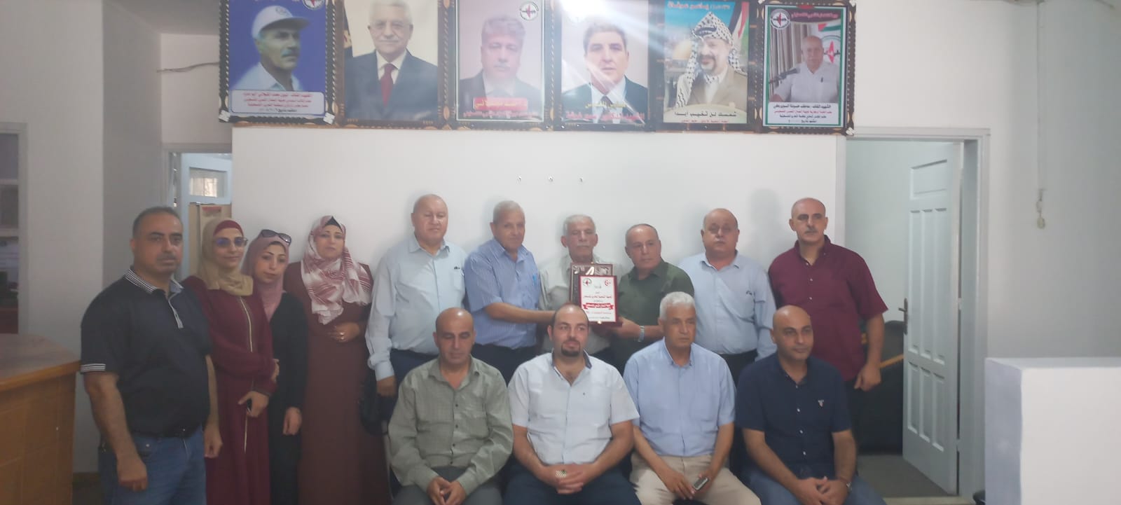 النضال الشعبي تستقبل وفودا من الفصائل الفلسطينية لتهنئتها بذكرى الانطلاقة ال56 النضال الشعبي تستقبل وفودا من الفصائل الفلسطينية لتهنئتها بذكرى الانطلاقة ال56