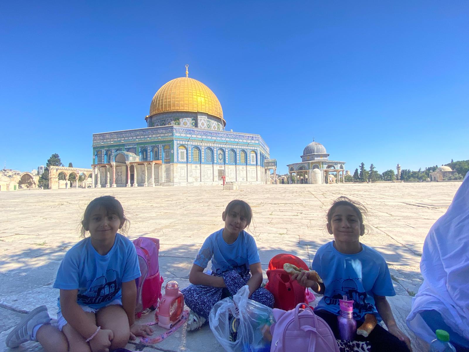 زهرة المدائن تنظم زيارة لمخيمها القدس احلى ( اعرف بلدك) للمسجد الأقصى والبلدة القديمة بالقدس زهرة المدائن تنظم زيارة لمخيمها القدس احلى ( اعرف بلدك) للمسجد الأقصى والبلدة القديمة بالقدس