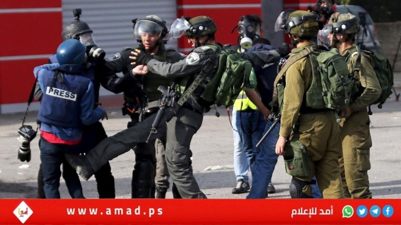 النقابة تكشف عن سلسة اعتداءات جديدة على الصحفيين الفلسطينيين نفذها جيش الاحتلال النقابة تكشف عن سلسة اعتداءات جديدة على الصحفيين الفلسطينيين نفذها جيش الاحتلال