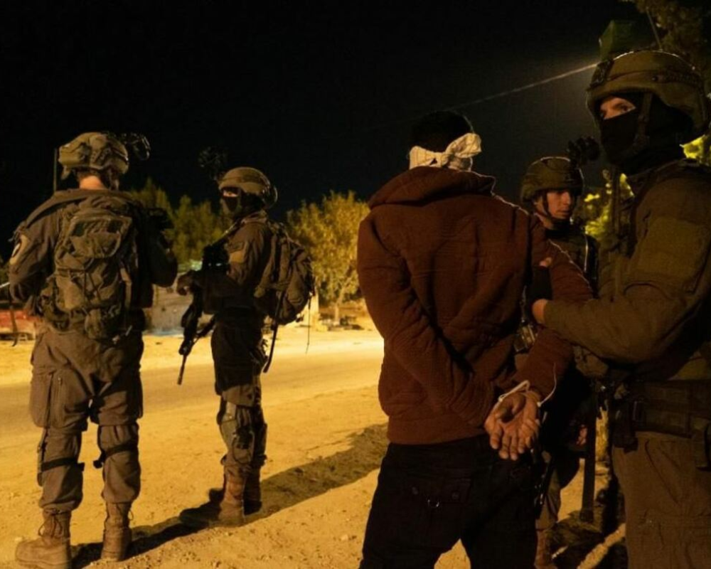 الاحتلال يعتقل 3 شبان من نابلس وبيت لحم الاحتلال يعتقل 3 شبان من نابلس وبيت لحم