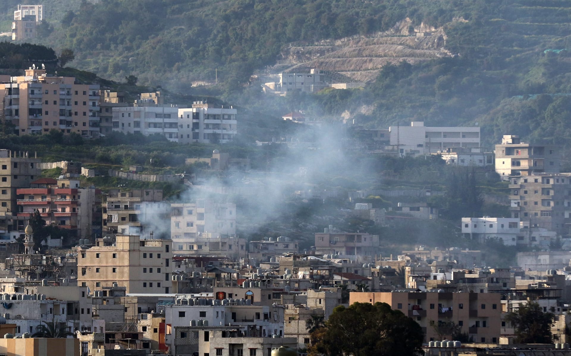 الإرهابيون في عين الحلوة يتراجعون ويطلبون وقف النار.. وخرق جديد يستهدف عسكريين في الجيش اللبناني الإرهابيون في عين الحلوة يتراجعون ويطلبون وقف النار.. وخرق جديد يستهدف عسكريين في الجيش اللبناني