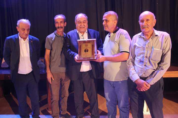 النضال الشعبي تكريم اللواء إبراهيم رمضان محافظ محافظة نابلس والمناضل عطا الله ابو غطاص النضال الشعبي تكريم اللواء إبراهيم رمضان محافظ محافظة نابلس والمناضل عطا الله ابو غطاص