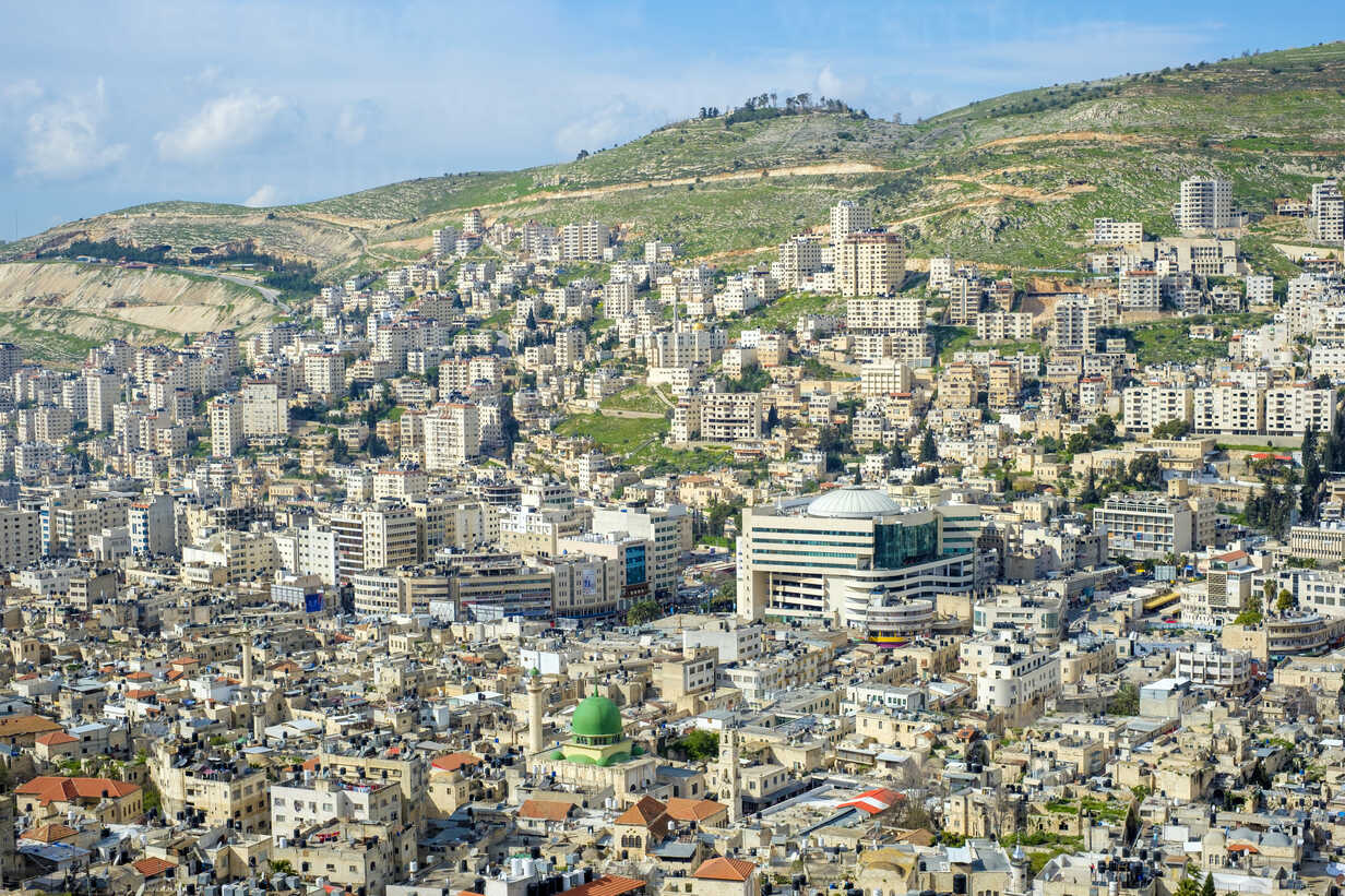 نابلس.. فعاليات تَصْعَد بالأمل في زمن الصعوبات نابلس.. فعاليات تَصْعَد بالأمل في زمن الصعوبات