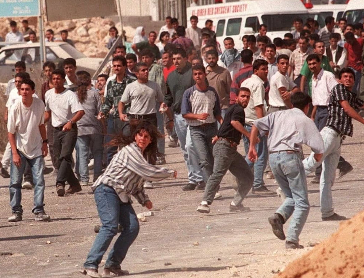 27 عاما على هبة النفق 27 عاما على هبة النفق