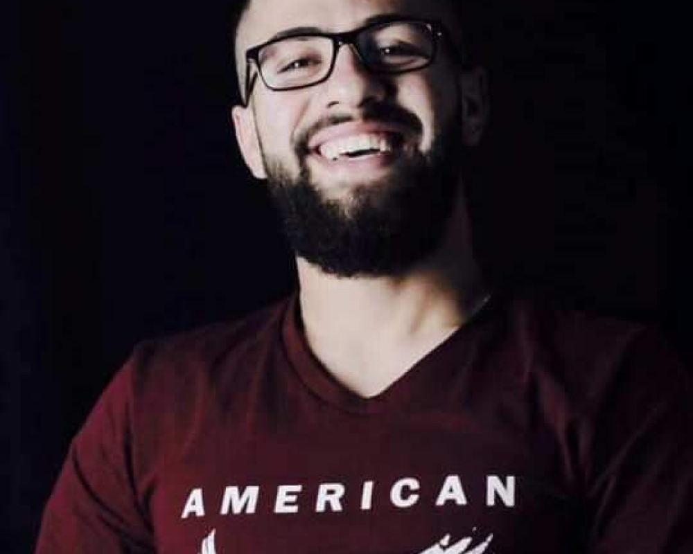 أحمد الصيفي: الجنود وضعوا طوبة على رأسه وداسوا عليه أحمد الصيفي: الجنود وضعوا طوبة على رأسه وداسوا عليه