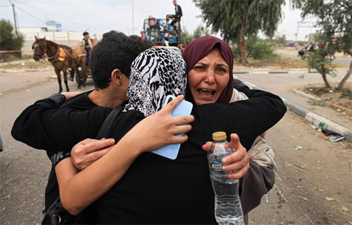 نازحون من شمال غزة: العالم خذلنا نازحون من شمال غزة: العالم خذلنا